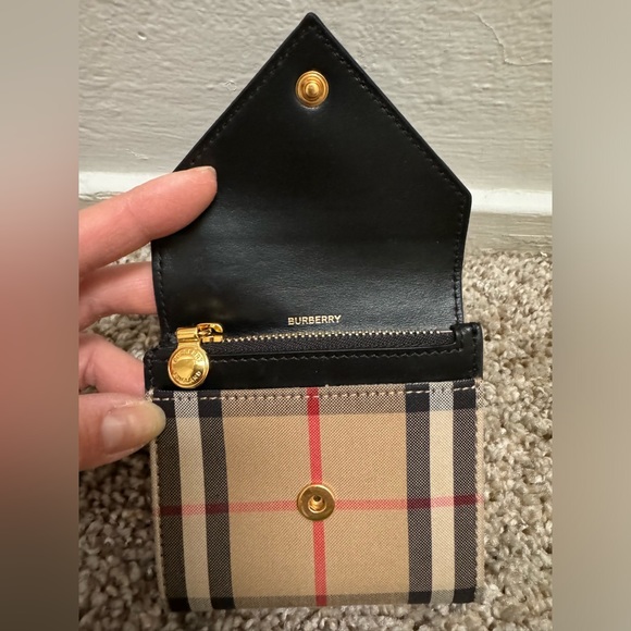 Authentic Burberry Lila Check Bifold Leather Wallet - Picture 2 of 4